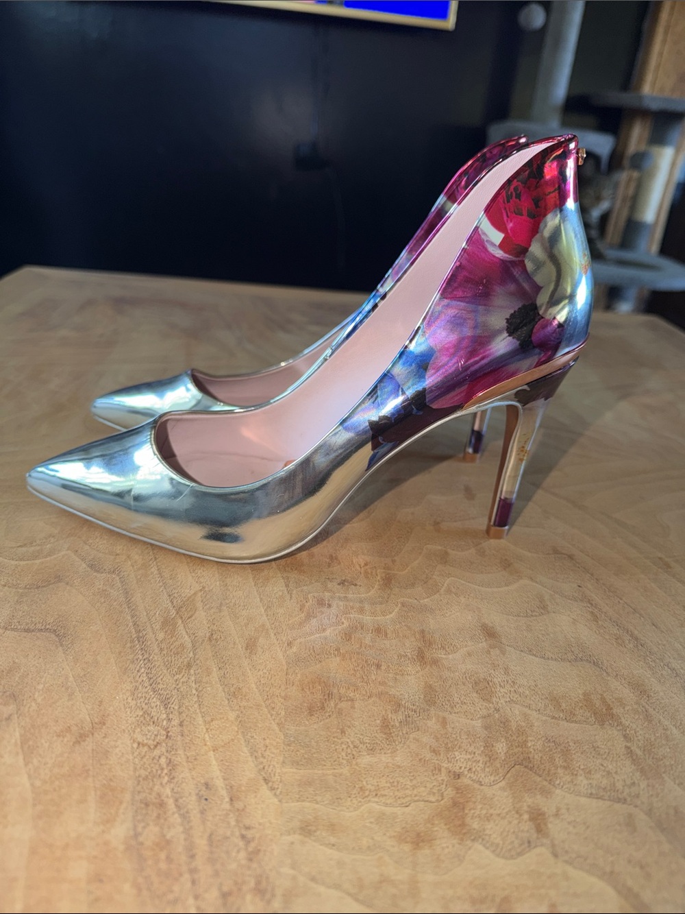 Ted Baker Silver Floral Patent Leather Heels Size 39 - Picture 4 of 9